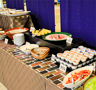 朝食バイキング左側画